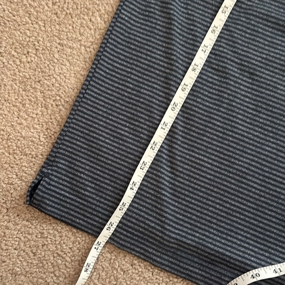 Under Armour Blue and Gray Polo Shirt Casual Style size medium - Picture 4 of 6